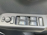全席パワーウインドです。ドアミラーの格納調整も行えます!
