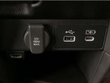 HDMIポート、USBポートが装備されております。HDMIポートを他の機器と繋げることによって、モニターへ映像を流すことができます。