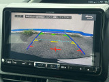 【バックカメラ】駐車時に後方がリアルタイム映像で確認できます。大型商業施設や立体駐車場での駐車時や、夜間のバック時に大活躍!運転スキルに関わらず、今や必須となった装備のひとつです!