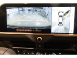 車両を真上から見たような映像をディスプレイオーディオ画面に表示、運転席からの目線だけでは見えにくい車両周辺の状況をリアルタイムでしっかり確認出来ます。