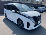 人気のグレードのお車ですので、お問い合わせはお早めに。TEL:042-721-8123