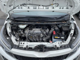 エンジンルームの画像です。店舗にて現車の確認もいただけますので、お電話で在庫のご確認の上是非ご来店くださいませ!!!ワクワクするクルマ選びをご提案します!