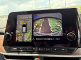 【アラウンドビューモニター】上空から見下ろしているかのような映像で駐車をサポート。安心です。