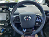 インテリアに合わせたデザインです。運転される方のことも考え、運転しやすい形状、大きさです!実際に触ってお確かめください!