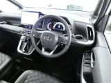 【運転席】運転席周りの画像です。プロの手で隅々までクリーニングしています。ご来店いただき実際に見てみてくださいね☆