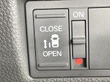 【パワースライドドア】スマートキーや運転席のスイッチでスライドドアの開閉が可能♪電動だから力を入れてドアを開ける必要が無く、小さいお子様でも、重い荷物を持っている時もラクに開け閉めできます♪