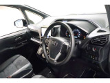 運転席周りは遊びにも通勤にも普段のお買い物にもピッタリ。日々のドライブに居心地のよいレイアウトです。