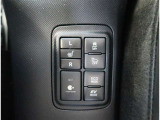 【シートヒーター】寒い日の運転など冷えやすい脚部を快適に温めてくれる。嬉しい機能♪