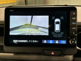 リバースギアに入れるだけで後方の表示へ切り替わります。夜間や雨の日の駐車も楽になりますよ。