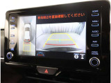 パノラミックビューモニター付きです。車両を上から見たような映像をディスプレイオーディオ画面に表示。運転席からの目視だけでは見にくい、車両周辺の状況をリアルタイムでしっかり確認できます。