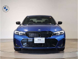 【キドニーグリル】BMWは約90年もの間、ほぼ全ての車両にひと目でBMWだと分かるこの特徴的なフロントグリルが備えられ、デザイン・アイコンとして親しまれてきました。