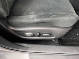 運転席も広くゆとりのある室内です