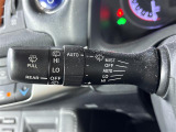 【オートワイパー(AUTO)】雨が降り出した時に、雨滴検出用センサー(レインセンサー)が雨滴を感知すると、自動でワイパーが動作します。