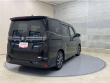 全車1年間の走行距離無制限のロングラン保証付きです。また、さらに安心をお求めの方には1年〜2年の保証延長ができる「ロングラン&alpha;保証」(有償)もお選びいただけます。