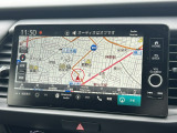 お出かけの際に安心のナビ付です☆バックカメラ機能で駐車もスムーズに行えます。