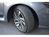 タイヤサイズは225/45R18です