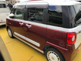 側面からの写真です。ご希望のお車が見当たらない場合は、弊社スタッフがしっかりとお客様のご要望に合ったお車をお探し致します。