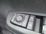 駐車時や狭い道でのすれ違い時に気を使うミラー。電動格納式ドアミラーはそんな時に便利です。