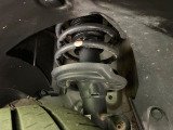 お車を安心してお乗りいただく為には、足回りの定期点検が欠かせません。サービスサポート(有償保証)では無料点検もご提供しており、安心のカーライフをお過ごしいただけるサポート体制が整っています。