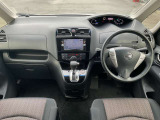 運転席前列シートです。
