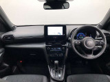 シンプルながら機能性あふれる運転席廻りです。視界性もよく、運転しやすいですよ。