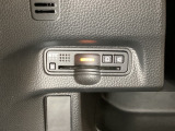ハンドルの左下にETCがついています。高速道路の料金所の通過も楽々です。 カードの取り出しもしやすい場所についています。