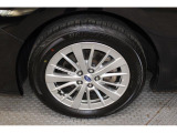 純正16インチアルミホイール+205/55R16タイヤ。