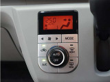 オートエアコンを装備しております!自動で調整してくれますので、車内も快適です☆