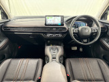 いつでも気持ちよく運転できて、使い勝手のいい収納や体をケアするシート、細部にまでこだわったインテリア♪