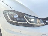 ●LEDヘッドライト:夜間走行時も良好な視界を確保し安心して運転できる高輝度LEDヘッドライトを装備!点灯速度が早く、消費電力も抑えられています。
