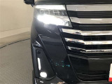 LEDヘッドライトです。デザイン性がよくとても明るいので、夜間の走行や悪天候でも安心です。しかも長寿命!