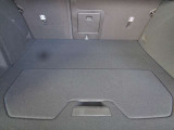 必要充分な広さのカーゴスペースはフラットで荷物が積みやすくなっています。また(60:40)のリア分割式シートを倒せば、たくさんの荷物も楽々積んでいただけます。ワゴン車の良さを実感するときですね。