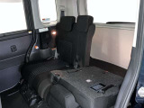 シートを倒せば荷室のスペースが広くなります!用途に合わせて快適な室内空間を!