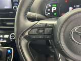 運転中、オーディオの操作をしてて、ハッとしたことはありませんか?ステアリングスイッチは、運転中でもハンドルでオーディオの操作が可能です。安全なドライブをサポートします。