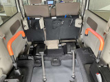 手摺りです。車いす使用者が立ち上がる際等に使用します。