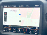 ●JEEP純正ナビ:一体感のあるナビは、高級感ある車内を演出してくれます。オーディオ機能も充実しておりますので、運転もより楽しめます♪