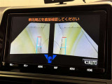 【パノラミックビューモニター】車を真上から見た状態をナビに映し出し、駐車時などをサポート☆クルマの斜め後ろなど、目が届きにくい箇所も確認できるため、いち早く障害物に気が付くことができます!