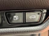 【パワーバックドア】スマートキーや運転席のボタンを押すだけでリアゲートが自動で開閉します!荷物を持っている時や、高い位置にあるバックドアを閉める際に便利な機能です♪