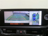 パノラミックビューモニター搭載。カメラで車両周囲の状況を映し出すため、狭い場所での駐車などに役立ちます。