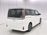 広々とした車内空間に優れた燃費性能。