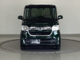LEDヘッドライトを装備しています。LEDヘッドライトはとても明るく、雨の日や夜間走行も安全・安心です。