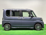 ドアは約90度に開くので荷物も積み込みやすく、乗り降りもしやすい♪ ロングドライブも快適に過ごせる工夫がいっぱいです♪♪
