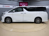 両側パワースライドドア付きだから、狭い駐車スペースなどでの 乗り降りラクラク!小さなお子さまのいるご家庭には嬉しい装備。
