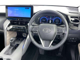 運転席まわりです。 各操作スイッチは使いやすい位置に配置されてます。