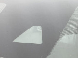 【三菱e-Assist】走行中に前方の車両等を認識し、衝突しそうな時は警報とブレーキで衝突回避と被害軽減をアシスト。より安全にドライブをお楽しみいただけます。
