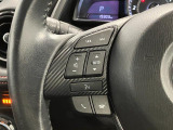 【ステアリングスイッチ】 手元のスイッチでオーディオなどの操作ができます。