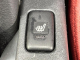 【シートヒーター】寒い日に重宝するシートヒーター!エアコンより早く温まってくれるので寒がりの人も安心ですね♪エアコンの温風は乾燥するから苦手、という方にもをおすすめです。