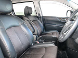 運転席まわりです。実際に座ってみて乗り心地を体感してみて下さい。