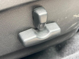 【パワーシート】スイッチ一つで簡単にシートの微調整が可能!電動だから力もいりません!快適なシートポジションにセットして、快適なドライブをお楽しみください。
