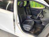 運転席シート廻りは使用感も少なく、良好な状態となっています。前オーナー様が丁寧に使っていたことがよくわかりますね。